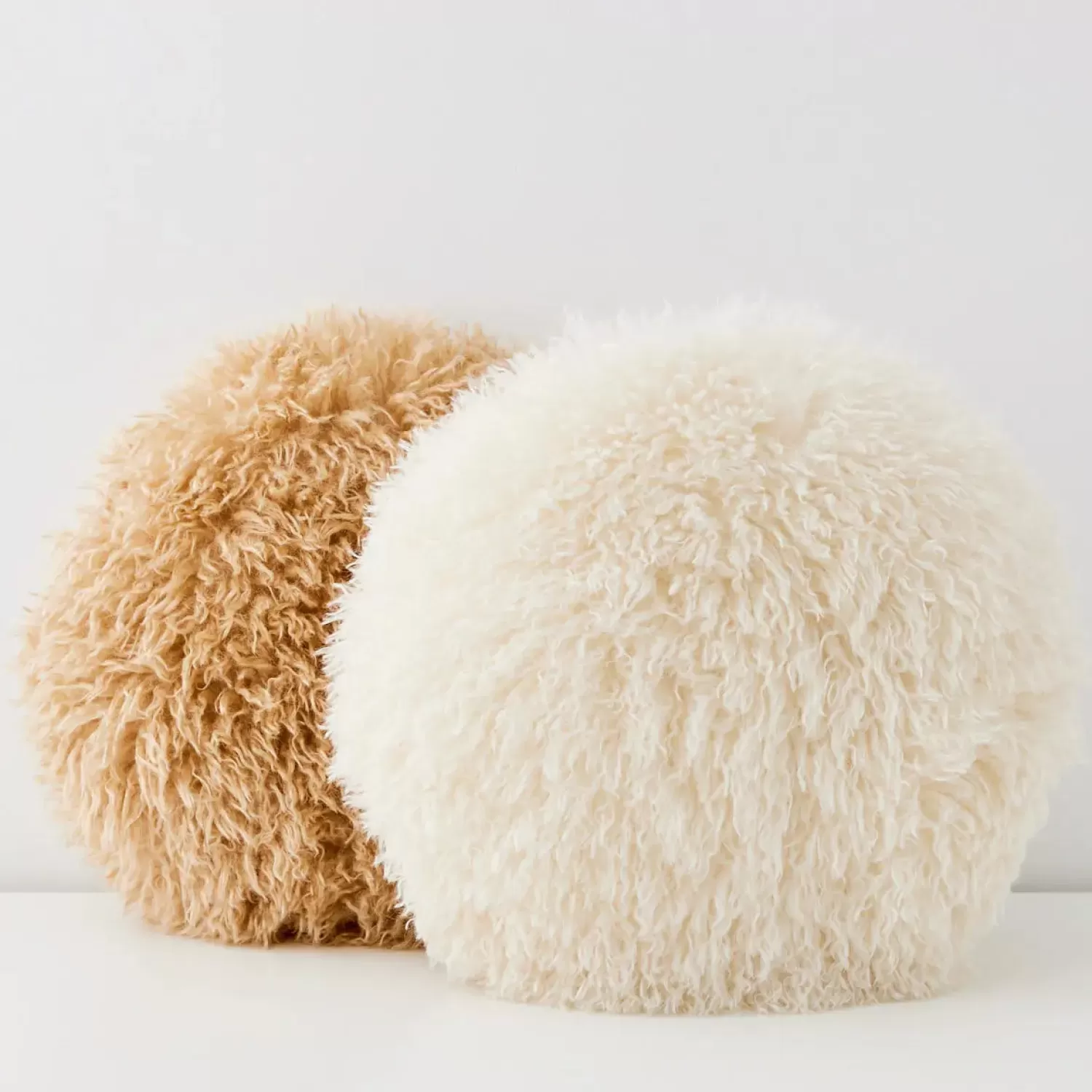 GigiandTom Carmela Faux Fur Circular Accent Cushion Ivory* Cushions & Throws