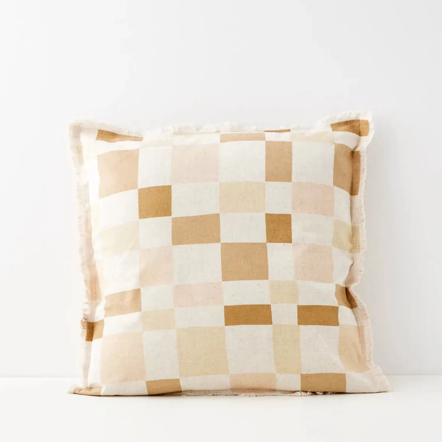 GigiandTom Checkered Fringed Cushion With Insert Beige* Cushions & Throws