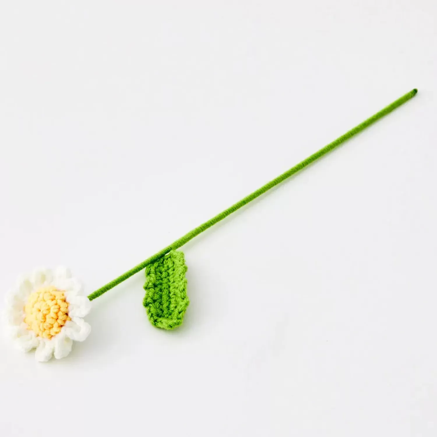 GigiandTom Daffodil Hand Knitted Crochet Flower White* Vases