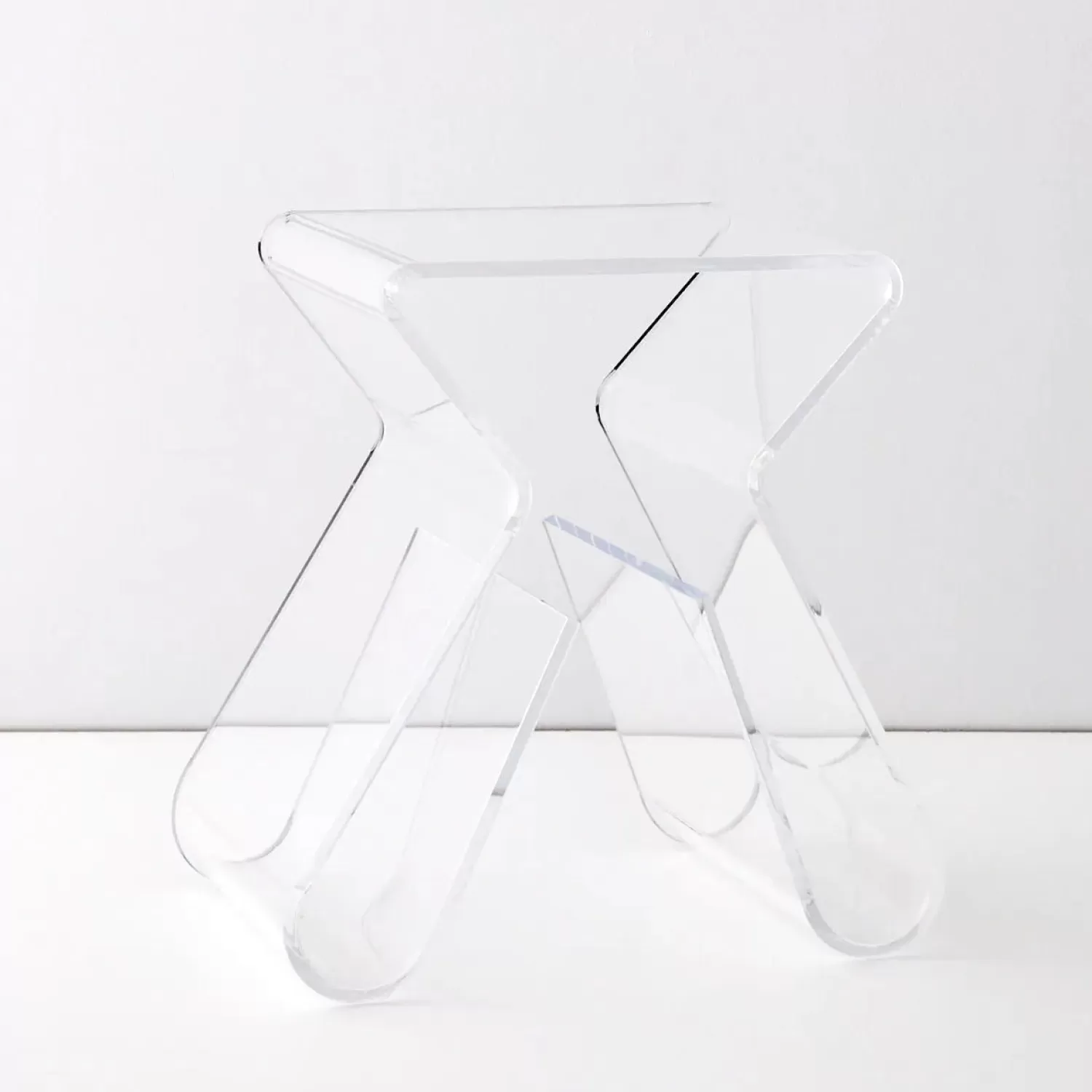 GigiandTom Paperclip Acrylic Side Table Clear* Furniture