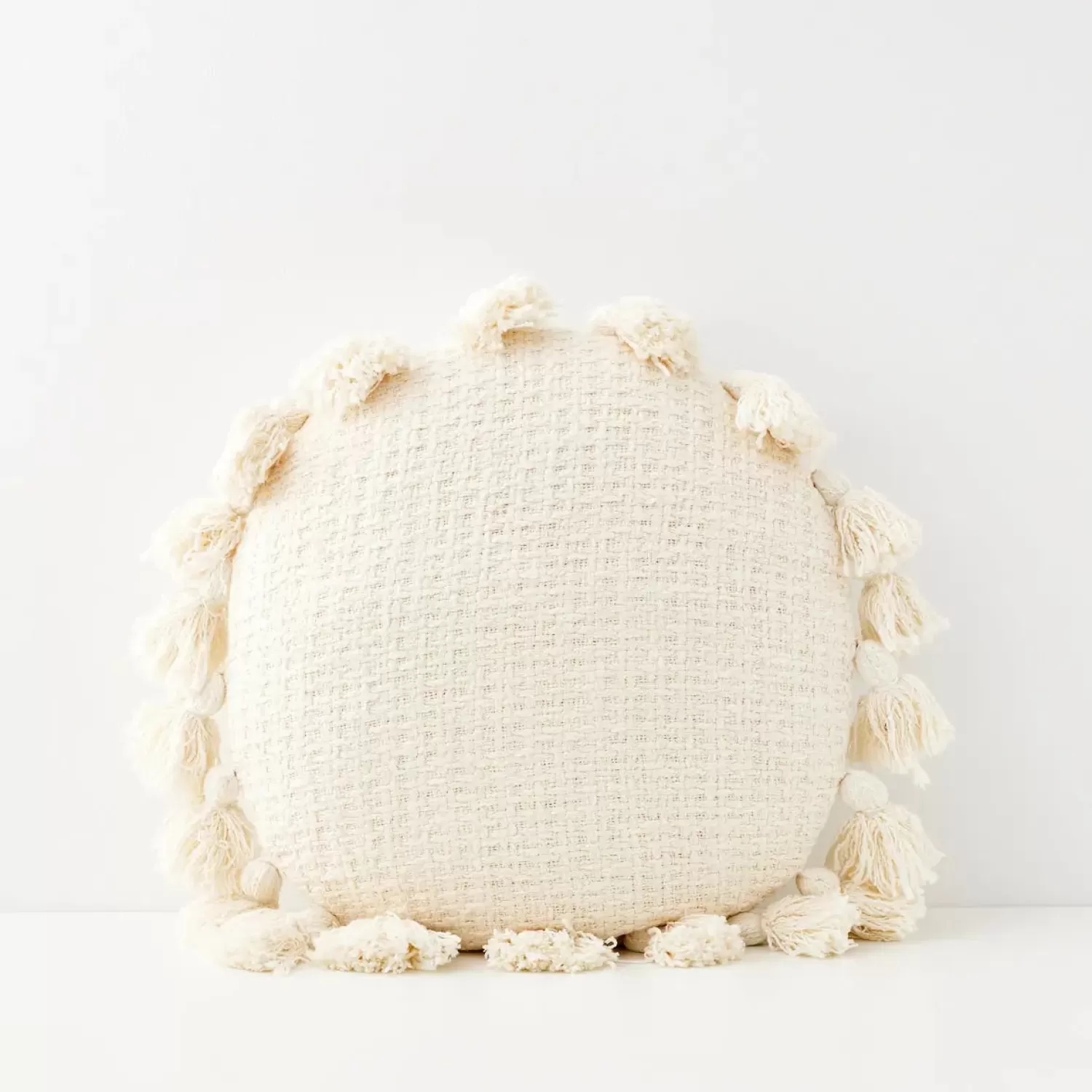 GigiandTom Round Tassel Cushion With Insert White* Cushions & Throws