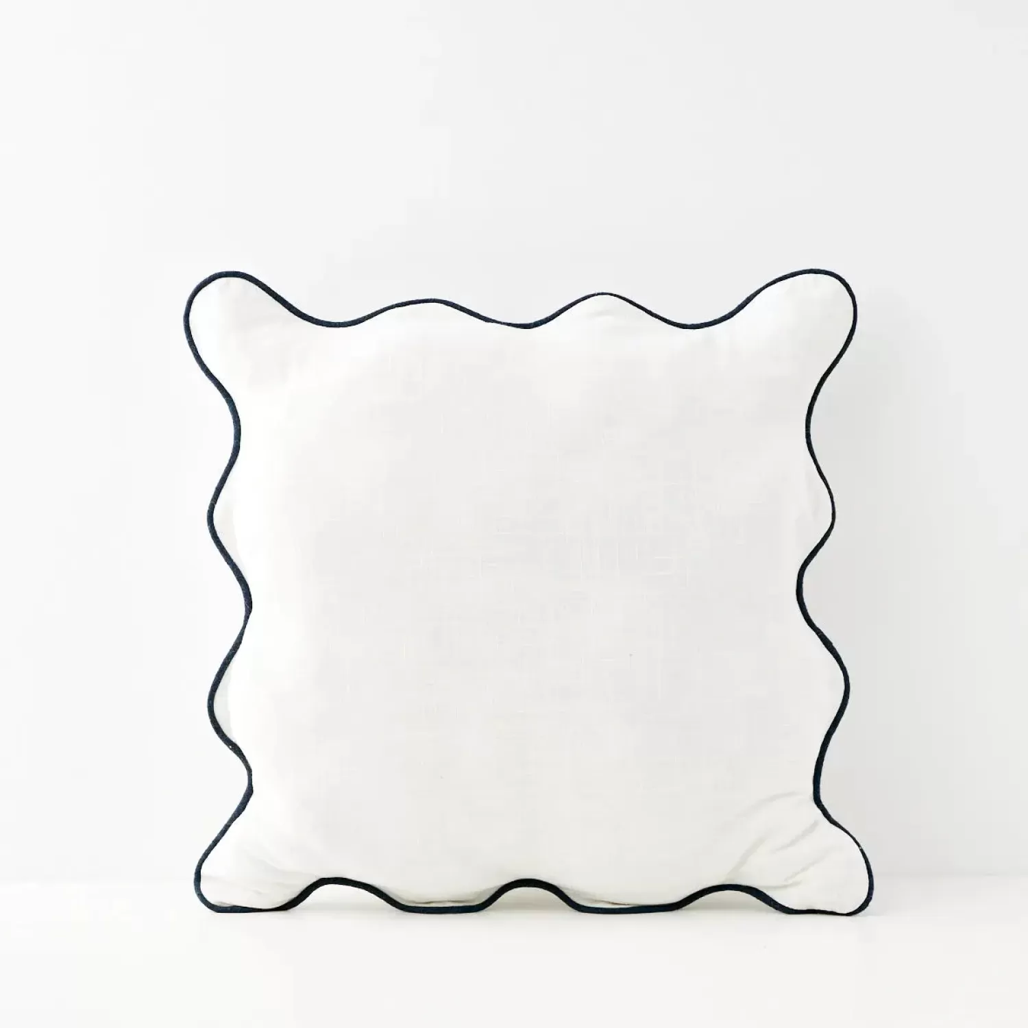 GigiandTom Scalloped Cotton Cushion With Insert White/Navy* Cushions & Throws