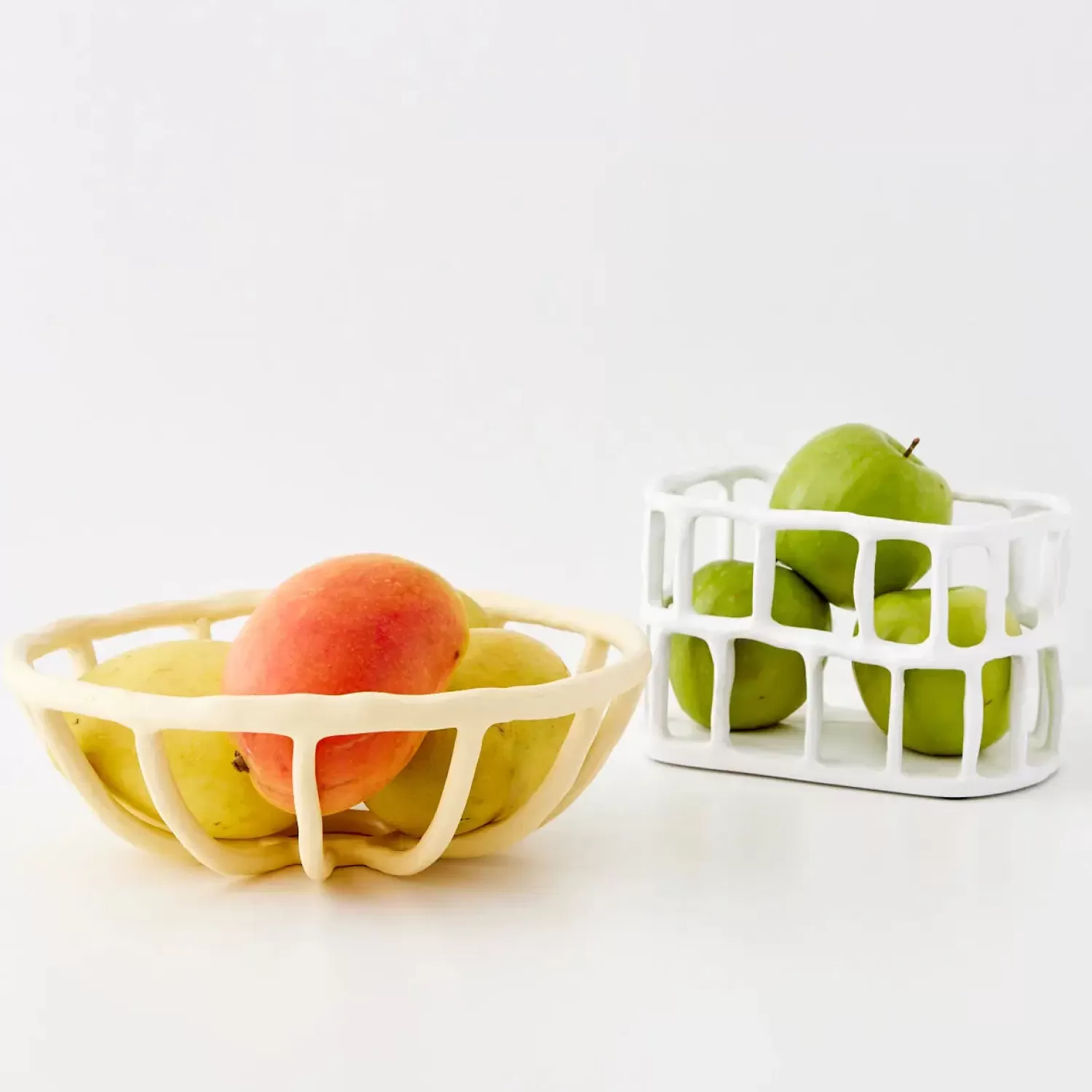 GigiandTom Weave Resin Fruit Bowl White* Kitchen Accessories